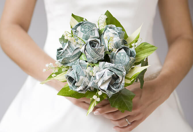 букет невесты из денег как сэкономить на организации свадьбы сэкономить на свадьбе